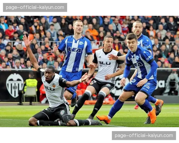 西甲联盟俱乐部办公室负责人详解复古比赛日商业考量与历史传承